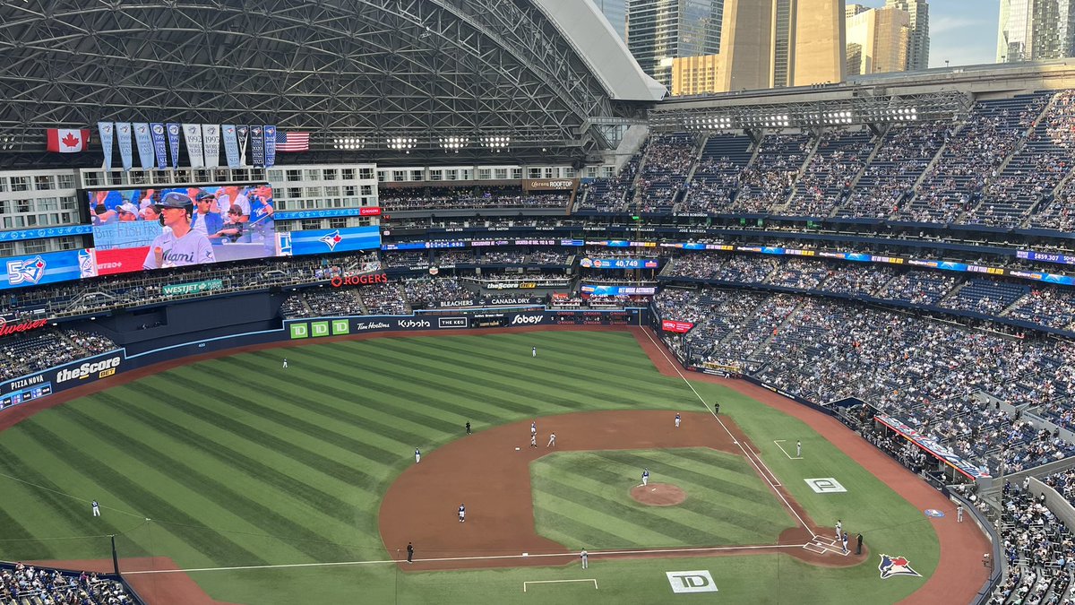 sockmoments's tweet photo. I WILL DIE FOR MY COUNTRY TORONTO https://t.co/LvzbDwzWH1