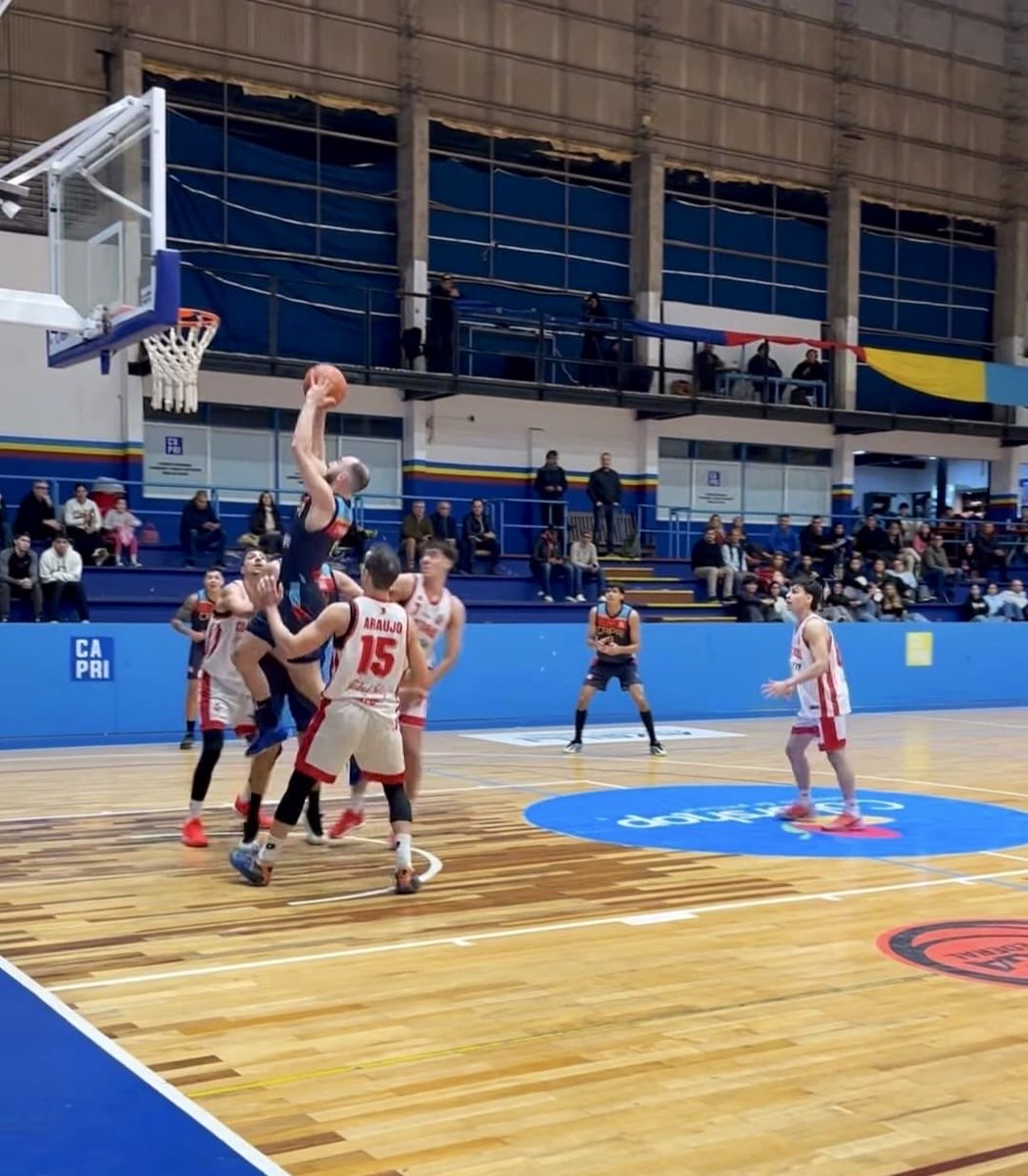 radioLt17's tweet photo. CAPRI SUMÓ UNA NUEVA VICTORIA 

CAPRI venció a Cultural de Santa Sylvina por 77 a 67 y consiguió su segundo triunfo consecutivo.
En el Tricolor se destacó Franco Zandomeni, máximo anotador del equipo con 21 puntos. https://t.co/SDiL5d7vk5