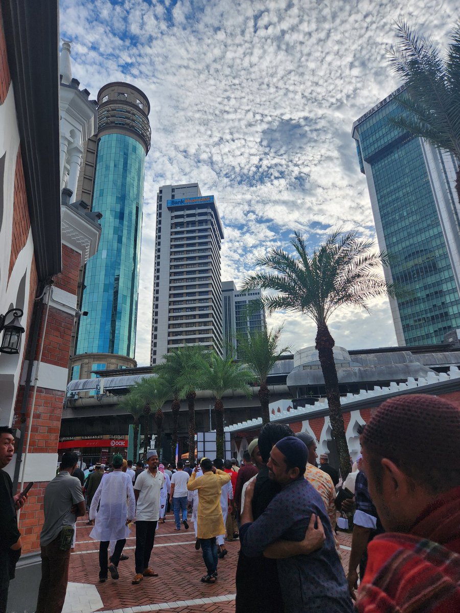 eldflamma's tweet photo. Selamat Hari Raya AidilAdha ✨🌙 
📍 Masjid Jamek https://t.co/tKP4UcZZkZ