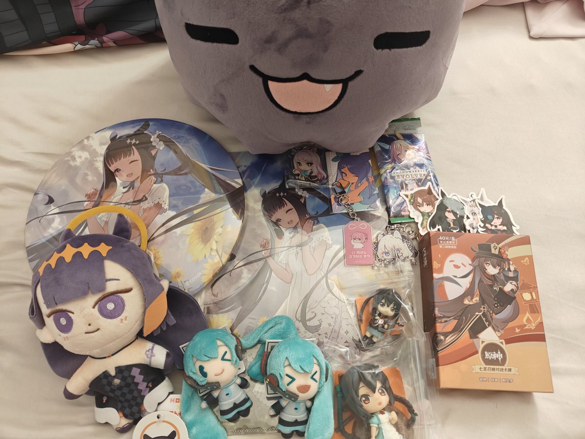 _azusaP's tweet photo. fanime haul  : )
the pack and stickers were free https://t.co/SfY0o9vMNV