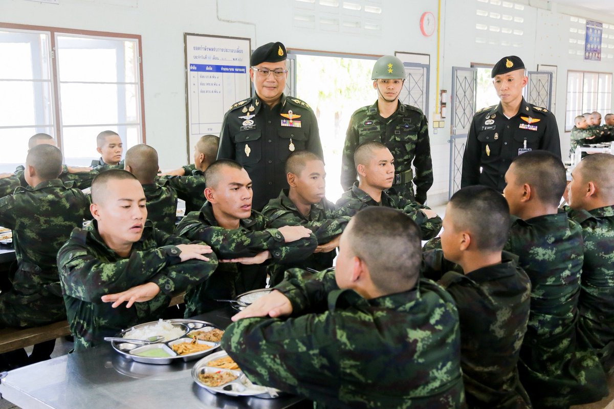 4ID_Army_PR's tweet photo. เมื่อวันที่ 26 พฤษภาคม 2569 รองผู้บัญชาการกองพลทหารราบที่ 4 และคณะฯ เดินทางตรวจเยี่ยมหน่วยฝึกทหารใหม่ ส.พัน.4 พล.ร.4 เพื่อติดตามการดำเนินงานและการดูแลกำลังพลให้เป็นไปตามนโยบายของกองทัพบก https://t.co/jRm36SVkm2