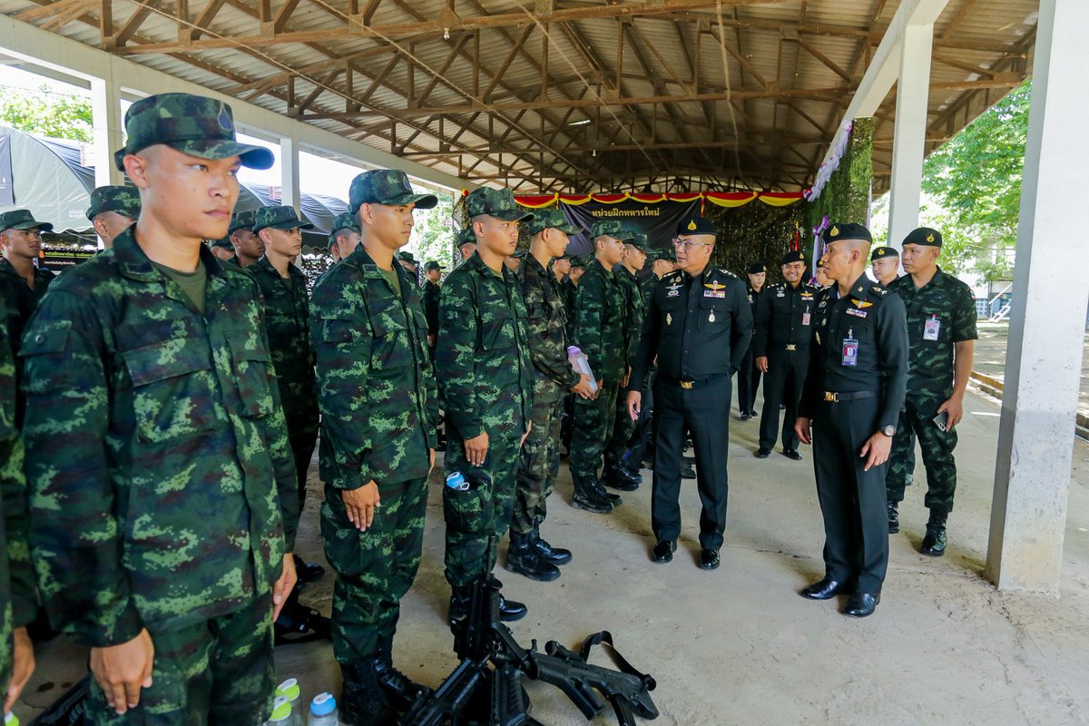 4ID_Army_PR's tweet photo. เมื่อวันที่ 26 พฤษภาคม 2569 รองผู้บัญชาการกองพลทหารราบที่ 4 และคณะฯ เดินทางตรวจเยี่ยมหน่วยฝึกทหารใหม่ ส.พัน.4 พล.ร.4 เพื่อติดตามการดำเนินงานและการดูแลกำลังพลให้เป็นไปตามนโยบายของกองทัพบก https://t.co/jRm36SVkm2