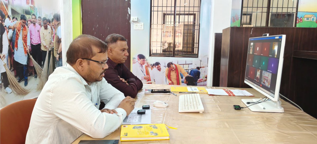 SamparkBB's tweet photo. संपर्क केंद्र से संवाद कार्यक्रम के तहत श्रम विभाग के अधिकारी द्वारा 10 ग्राम पंचायतो से संवाद किया गया एवं विभागीय योजनाओं की जानकारी प्रदान की गई।
#balodabazar 
#SamparkKendra https://t.co/ysHdGZeOiY