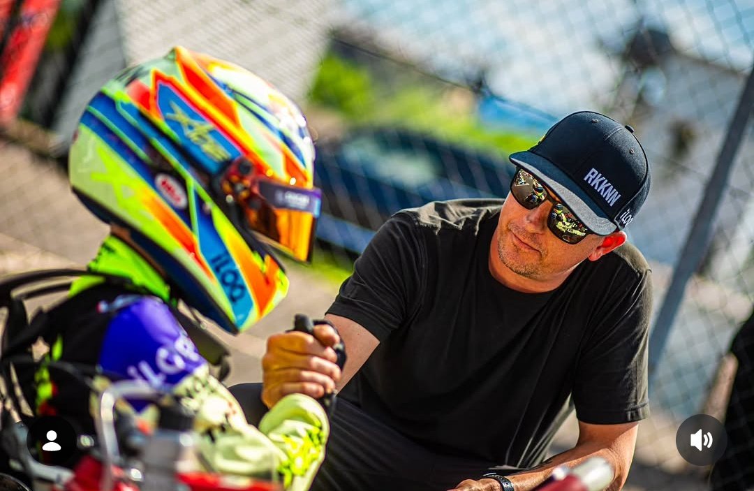 KRaikkonenBR's tweet photo. Kimi Räikkönen com seu filho Robin Räikkönen na corrida de Kart nesse final de semana. https://t.co/zIQLOIguD8