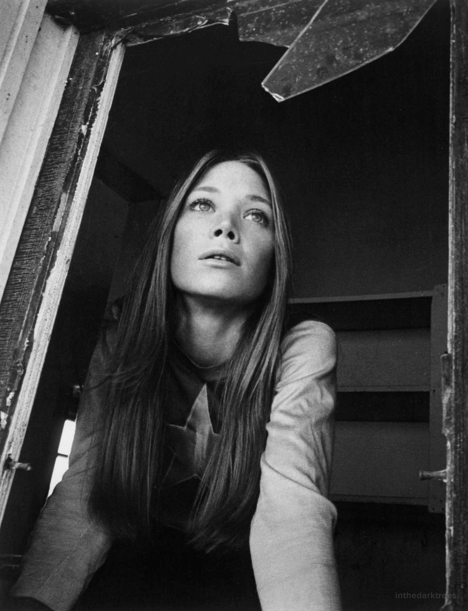 Suzanne08253534's tweet photo. Sissy Spacek in a publicity photo for the film Prime Cut, 1972 https://t.co/6CyMpiChvZ