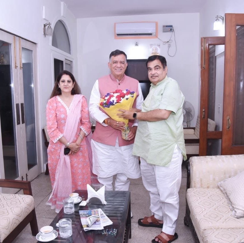 Satishmahanaup's tweet photo. माननीय केंद्रीय सड़क परिवहन एवं राजमार्ग मंत्री श्री नितिन गडकरी जी को जन्मदिन की हार्दिक शुभकामनाएं।

आपके दूरदर्शी नेतृत्व एवं विकासोन्मुख सोच में देश का सड़क नेटवर्क और आधुनिक इंफ्रास्ट्रक्चर निरंतर नई ऊंचाइयों को प्राप्त कर रहा है। राष्ट्र निर्माण के प्रति आपका समर्पण प्रेरणादायी है।

ईश्वर से आपके उत्तम स्वास्थ्य, दीर्घायु एवं यशस्वी जीवन की कामना करता हूँ।