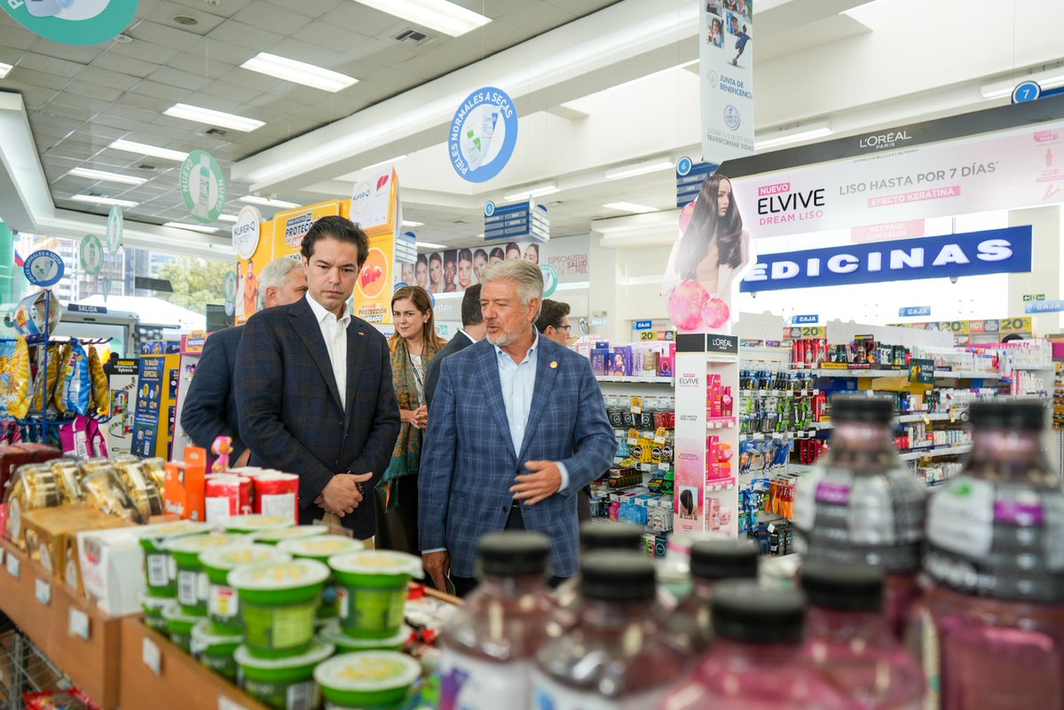 jbgorg's tweet photo. 3) El convenio reafirma el compromiso de ambas instituciones de promover acciones sostenibles que generen impacto social y participación ciudadana.

#JuntaDeBeneficencia 
#AyudarEsLaGranObra https://t.co/mCYWNjzAD5