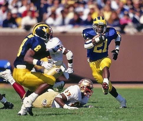 FB_Helmet_Guy's tweet photo. Elite uniform matchup.

1991 #1 FSU vs #3 Michigan. The Seminoles defeated the Wolverines 51-31 at The Big House. FSU CB Terrell Buckley set an immediate tone on the first possession by intercepting a pass and returning it 40 yards for a TD. https://t.co/wXmZL2s7HB