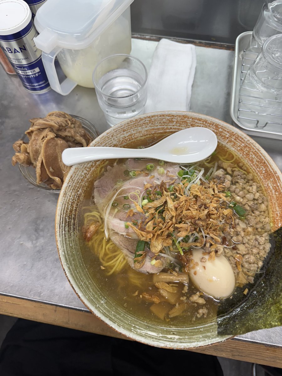 quaaaaai's tweet photo. 覆麺智
ムール貝出汁しょっぱい塩

昨日と全然違う！今日のもめっちゃ美味い〜 https://t.co/amQiLB79Jg