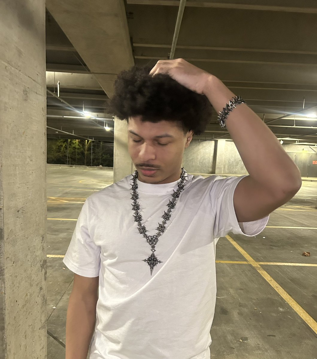 TrueKhaliltv's tweet photo. looking for more mutuals ! 
tryna grow my platform and range a bit more for more music / musician friends

favorite bands rn: druidess, localh, julie, superheaven, hum and team sleep

fav genres: grunge, jrock, numetal, 

looking for collabs and music talk.

#mutualhunt #moothunt https://t.co/vP8hcxtTvk