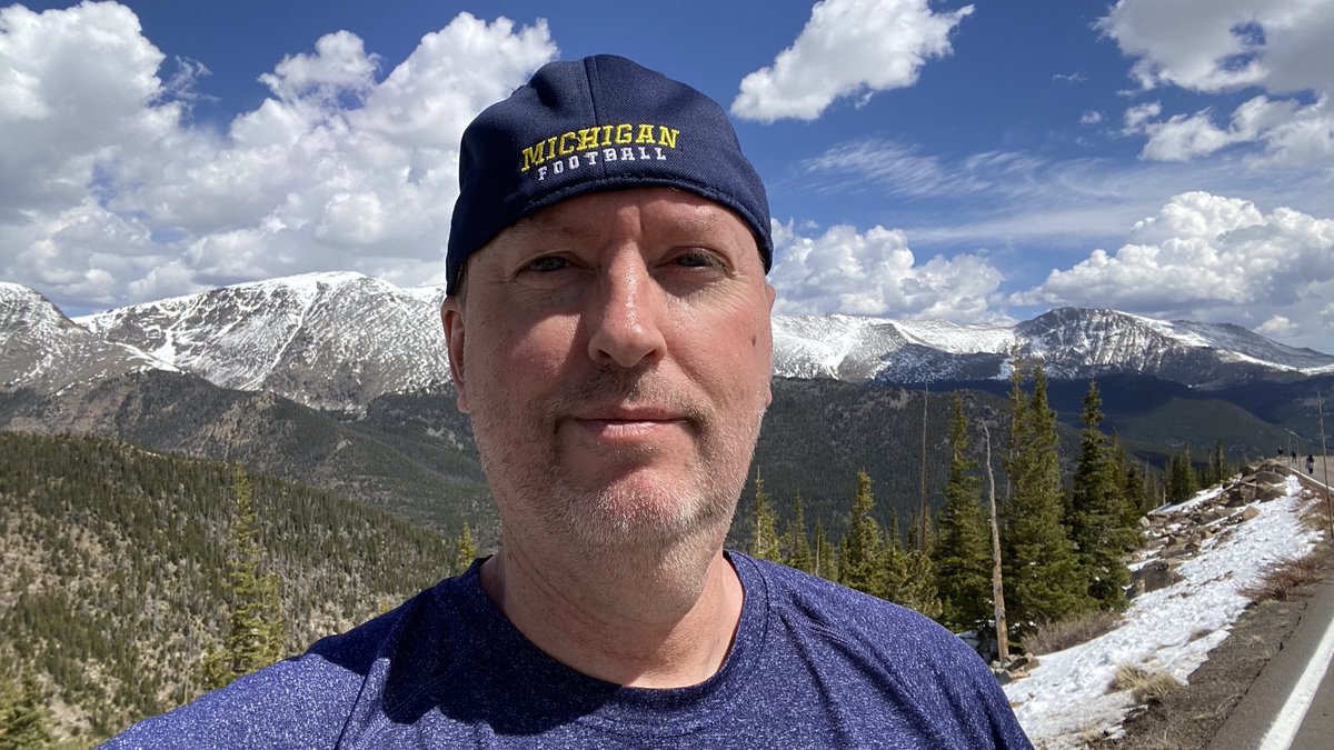 VanEbert3's tweet photo. Rocky Mountain High Michigan Football. GO BLUE! https://t.co/dkU1zhGffd