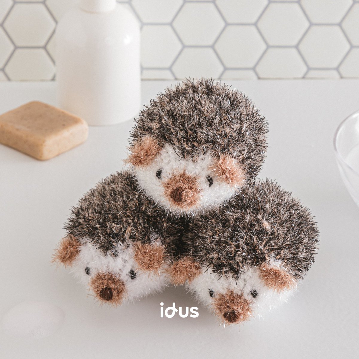 idus_jp's tweet photo. 今日はどの子にする？🧽🐾

動物たちが、洗い物の相棒になりました !

#アクリルたわし #動物雑貨 #ハンドメイド https://t.co/2eMrPH9yVV
