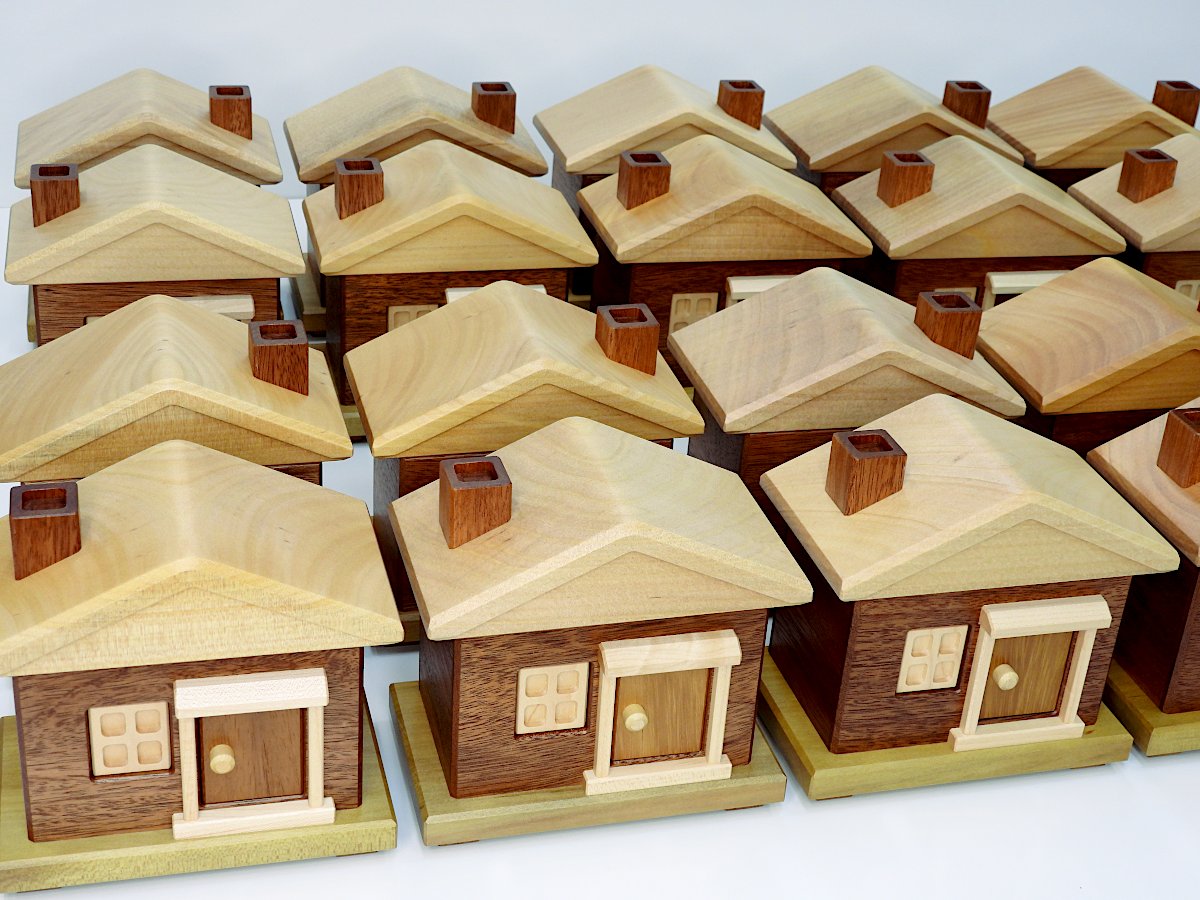 pluredro_shop's tweet photo. We will release the Pluredro House on 6th June. In  Australia, where housing shortages continue, we have worked hard to increase supply. Since this is a compact house, we can ship it overseas  as well. #woodworking
https://t.co/TGldZ25aJC https://t.co/wyZef538ze
