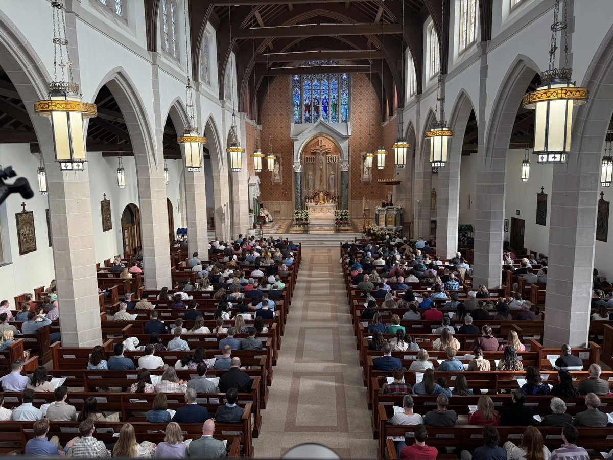 AmericanCathAes's tweet photo. St. Augustine Cathedral - Kalamazoo, Michigan (completed in 1951) https://t.co/H6SIuBz6tw