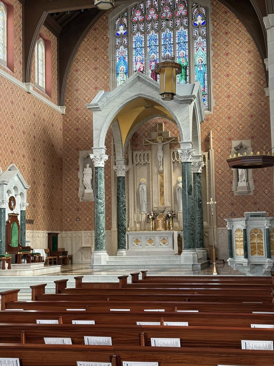 AmericanCathAes's tweet photo. St. Augustine Cathedral - Kalamazoo, Michigan (completed in 1951) https://t.co/H6SIuBz6tw