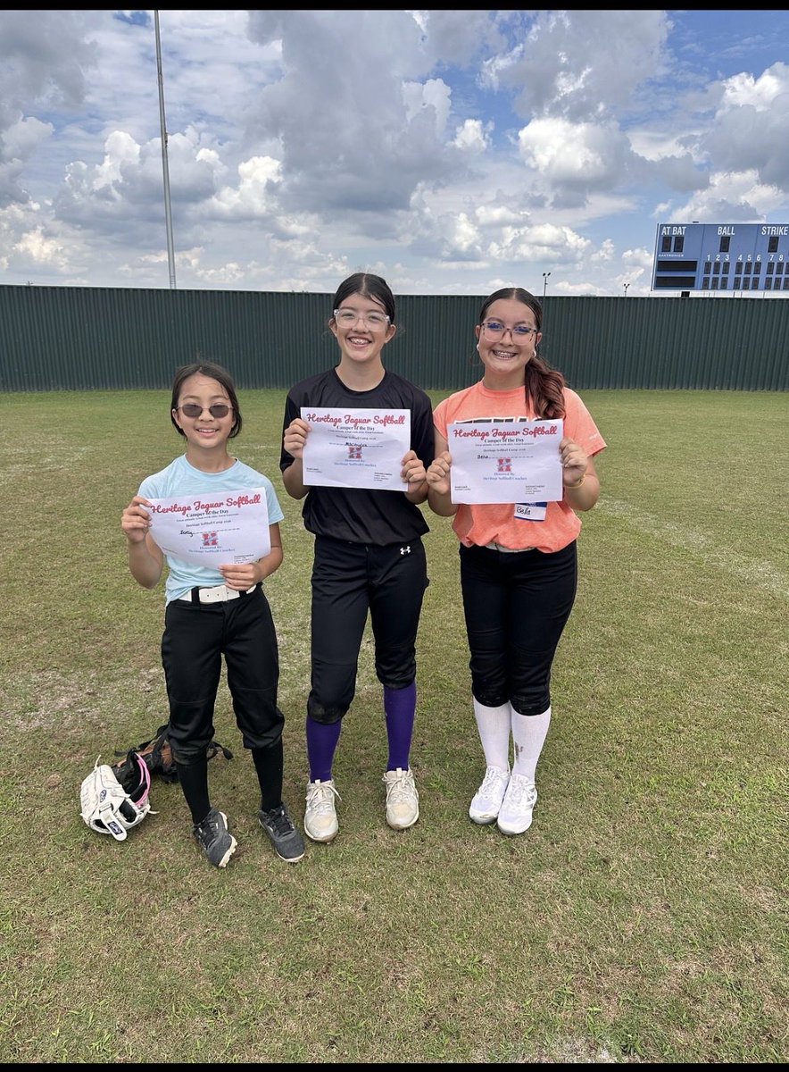 HHSJagSoftball's tweet photo. Jag softball campers of the day for Day 1!  Displayed great attitude, great work ethic, and were great teammates during camp day 1😀
@MISD_Athletics https://t.co/dGZRBfNrqx