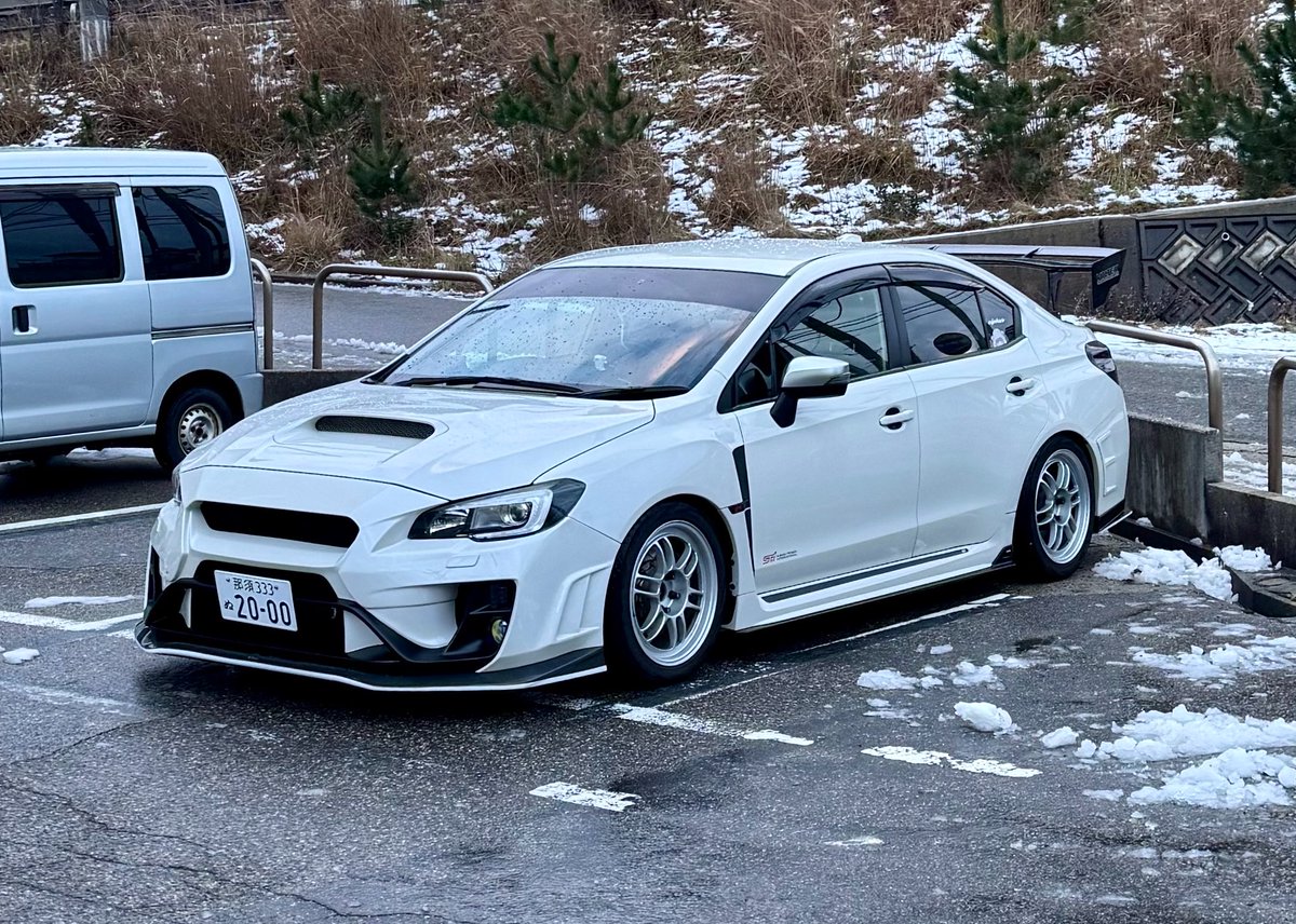 Team_REPSOL's tweet photo. ・WRX STI後期純正ホイール
　+バリ山SUPORT MAXX
・RPF1
　+バリ山iceGUARD
売れなそうだし邪魔なので近々ヤフオク行き https://t.co/zHBEvFYzew
