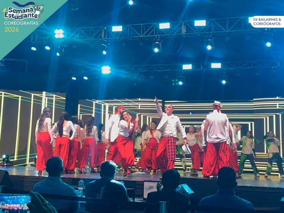 henryfevaldi's tweet photo. Excelente experiencia haber vuelto a pisar este escenario 26 años después.

Así mismo un enorme gusto volver a verte brillar hijo en el escenario junto al Colegio APC, quienes alcanzaron un honroso 3er lugar.

Inolvidables vivencias en este evento en estas más de 2 décadas. #loja https://t.co/zlm2yMpp1k