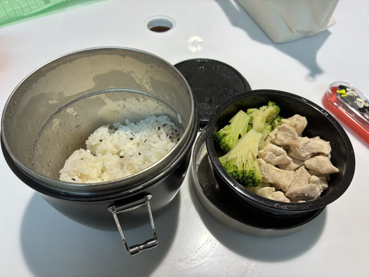 正常なフリ tweet media