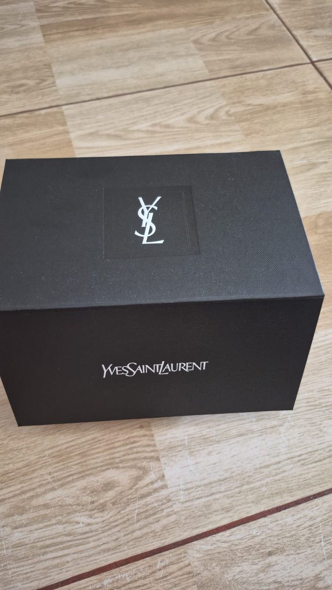 badlibraaa's tweet photo. diindo dapat box sama engraving klo di ausi boro” engraving box ae ga mau anjr ga dpt gratis apa apa juga 😭 https://t.co/y62KEC6qra