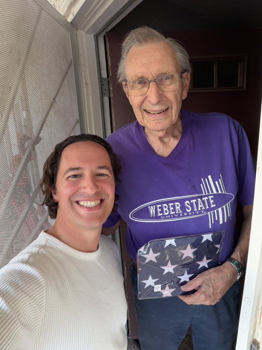 AndrewSypher's tweet photo. Today may not be primary day in Arizona, but the little things matter to get the right results for when primary day does arrive!

Thanks to @TPUSA, many of my neighbors have new flags to fly on their flagpoles and are registered to vote. https://t.co/epJmLZ4XNJ