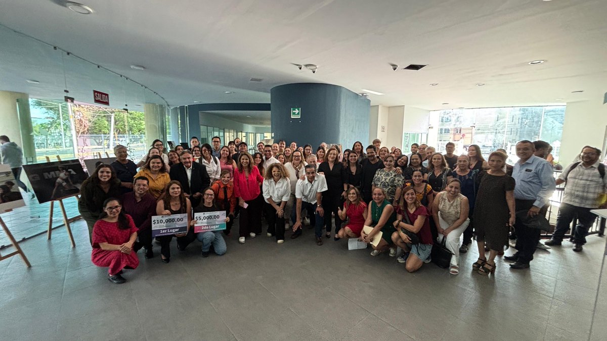 STAUdeG's tweet photo. Hoy inauguramos la exposición del concurso fotográfico “La Mujer de Hoy”

Más de 140 obras de maestras y maestros de la Red Universitaria participaron en esta convocatoria. 30 fotos fueron seleccionadas y estarán en exhibición hasta el 2 de junio.

¡Felicitamos a las ganadoras! https://t.co/xdQNAgu0cP