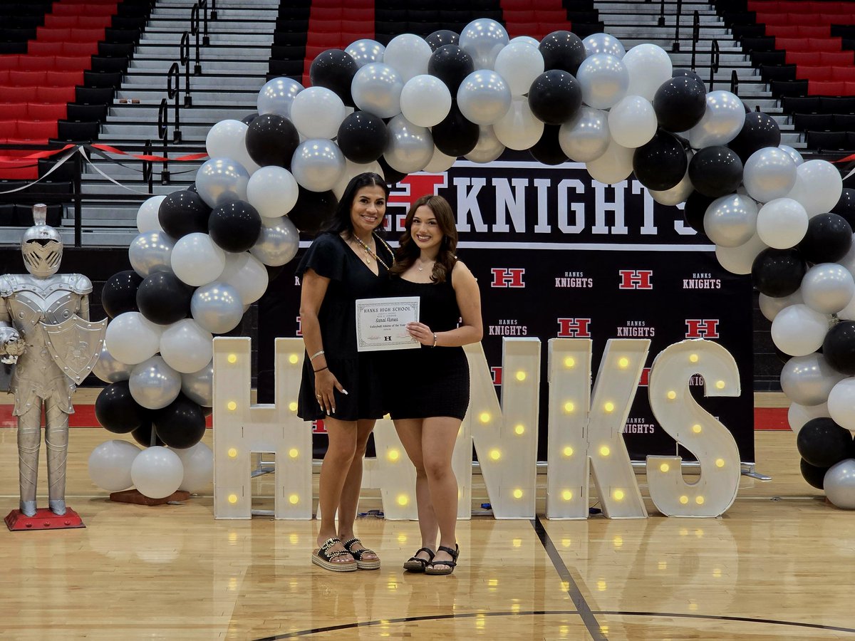 HHSCarrasco's tweet photo. Today, #THEKINGDOM recognized its top athletes for each program. These student-athletes go above and beyond in the classroom and in the field.
#LeadingTheCharge➡️#ForTheKingdom
@YsletaISD | @BrendaChR1 https://t.co/1MyUGUFeEf