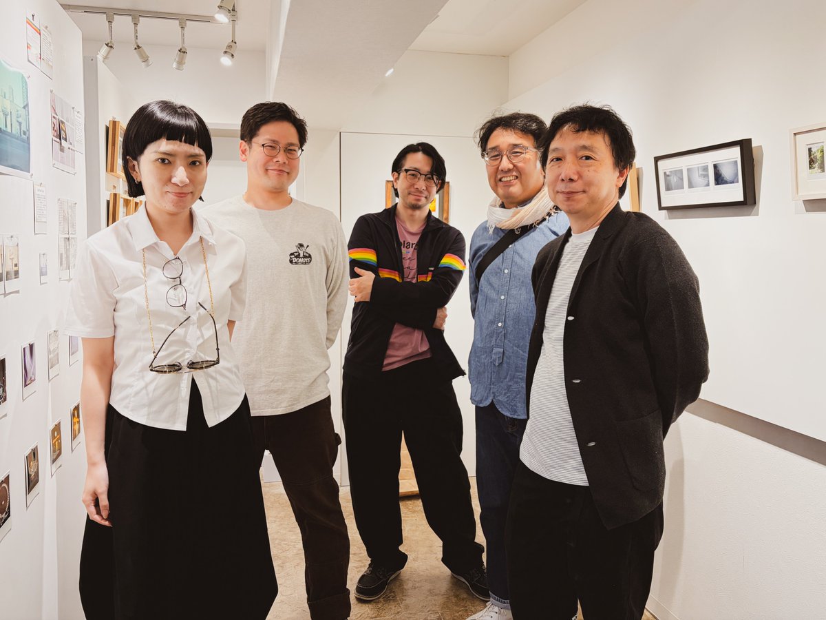 NADAR_TOKYO's tweet photo. ナダールでは、本日より「チェキポラ展」が始まりました。チェキやポラロイドなどのインスタントカメラを使用した作品を16名が展示しています。撮ってするに写真にになっていく、その瞬間の断片が形をもったかのような写真たち、ぜひご覧にいらしてください。会期は6/7（日）まで。月・火曜休廊です。 https://t.co/WC3zmBqYWX