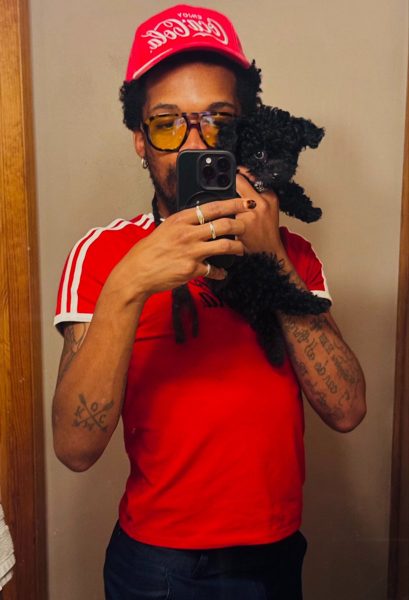 _DevonLee's tweet photo. quick drop off. 
144 days sober, got myself a new puppy his name is Onyx and still counting my blessings . https://t.co/tpBg9HDb26