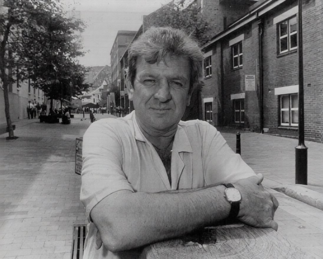 0zCommHistory's tweet photo. Jack Mundey in The Rocks, ahead of his campaign to run as an alderman on the City of Sydney Council. 

(October 28, 1983. Photo by Julian Kevin Zakaras). https://t.co/6tydOWChdf