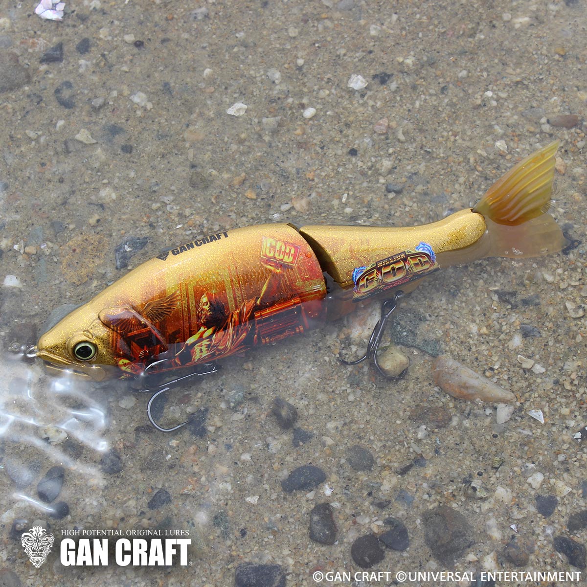 UNIMARKET_777's tweet photo. 【新商品】
今回は人気ルアーメーカー「GAN CRAFT」とのコラボルアー第5弾が登場！

スロット新機種「スマスロ ミリオンゴッド-神々の軌跡-」のデザインです！！