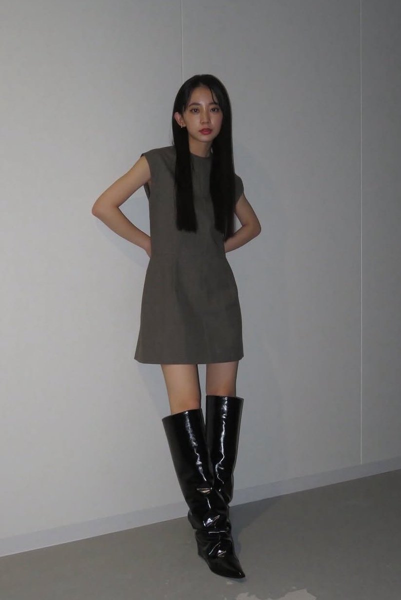xuM3FTT4mKBDPwM's tweet photo. 近藤華さんロングブーツ

#ブーツ #ロングブーツ #boots #役者 #女優 https://t.co/3te3r1NYyg