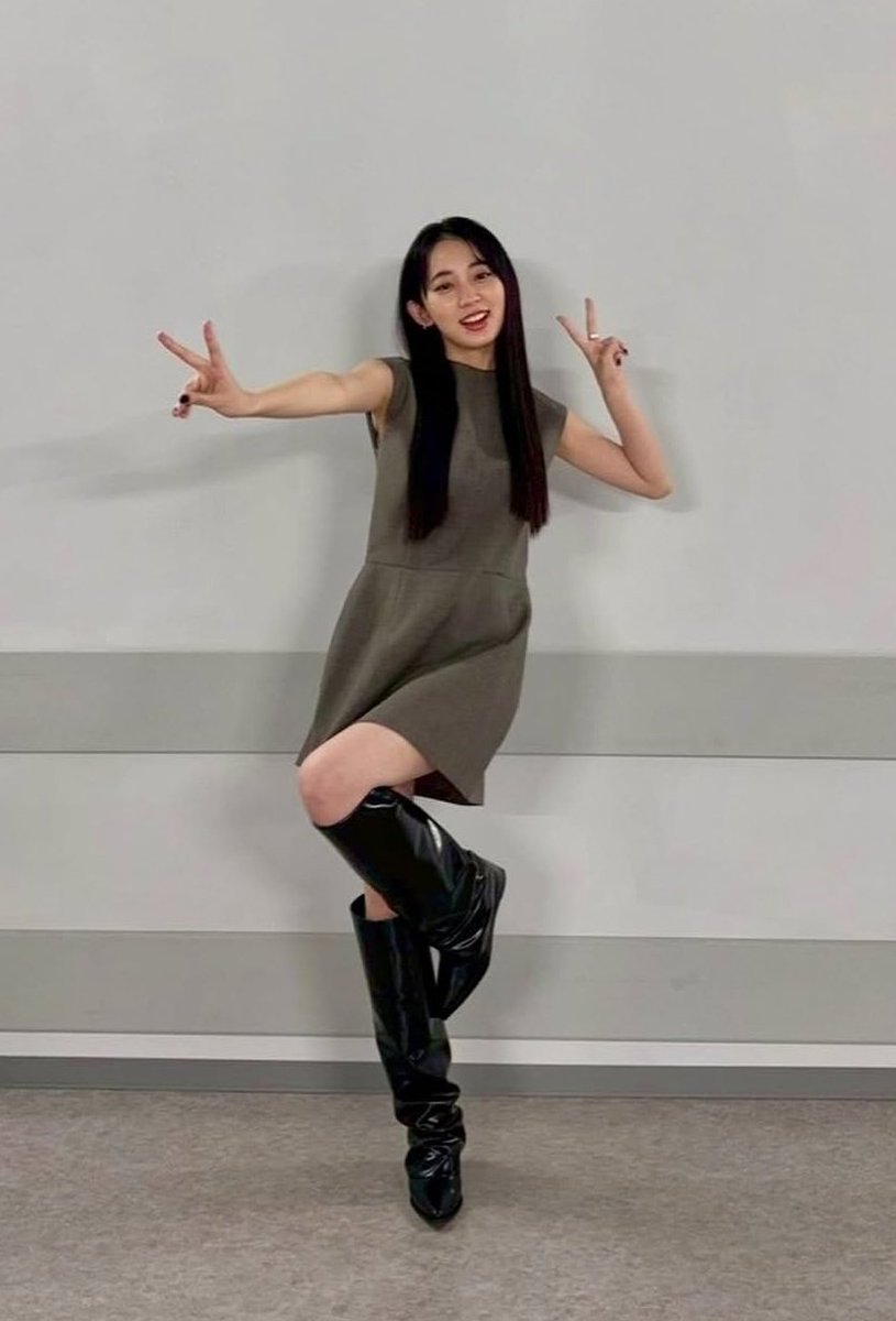 xuM3FTT4mKBDPwM's tweet photo. 近藤華さんロングブーツ

#ブーツ #ロングブーツ #boots #役者 #女優 https://t.co/3te3r1NYyg