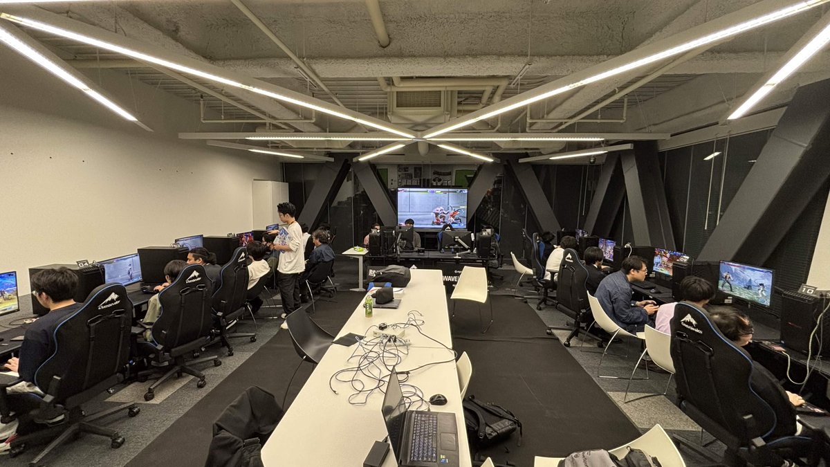 HALGaming_tokyo's tweet photo. SF6部門新年度活動開始❗

先週の活動では新入生や最近始めた2.3年生も含め、多くのメンバーが参加しました❗
真剣プレイから初心者同士でワイワイのメンバーまで、とても賑やかな活動となりました🔥

今年度は個人・チーム問わず外部大会での優勝を目指して、頑張っていきます💪
#スト6 #HALGaming https://t.co/of7hfS317T