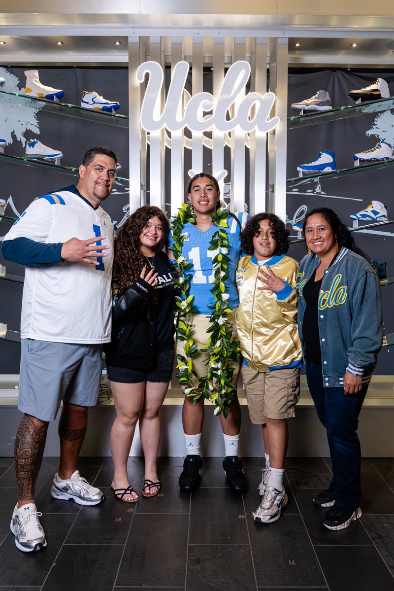 MailoTroy's tweet photo. Mahalo @UCLAFootball for an incredible first visit. Grateful for all the time and resources spent to make the visit special for me and my family.
@CoachBobChesney @CoachSamDaniels @DLCoachLegi 
@CoachSooto @dyray22 @JRMoala @jrbennet @coachgabesewell @CoachDougieVan @Coach_Ceddy @BrandonHuffman @BlairAngulo @adamgorney @GregBiggins @TomLoy247 @polynesiabowl @CoachMailo @estherfred03 @_MullenFootball