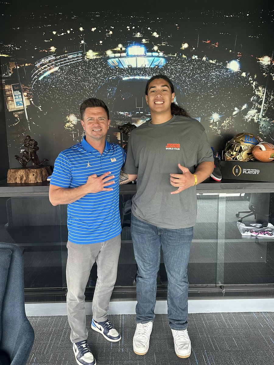 MailoTroy's tweet photo. Mahalo @UCLAFootball for an incredible first visit. Grateful for all the time and resources spent to make the visit special for me and my family.
@CoachBobChesney @CoachSamDaniels @DLCoachLegi 
@CoachSooto @dyray22 @JRMoala @jrbennet @coachgabesewell @CoachDougieVan @Coach_Ceddy @BrandonHuffman @BlairAngulo @adamgorney @GregBiggins @TomLoy247 @polynesiabowl @CoachMailo @estherfred03 @_MullenFootball