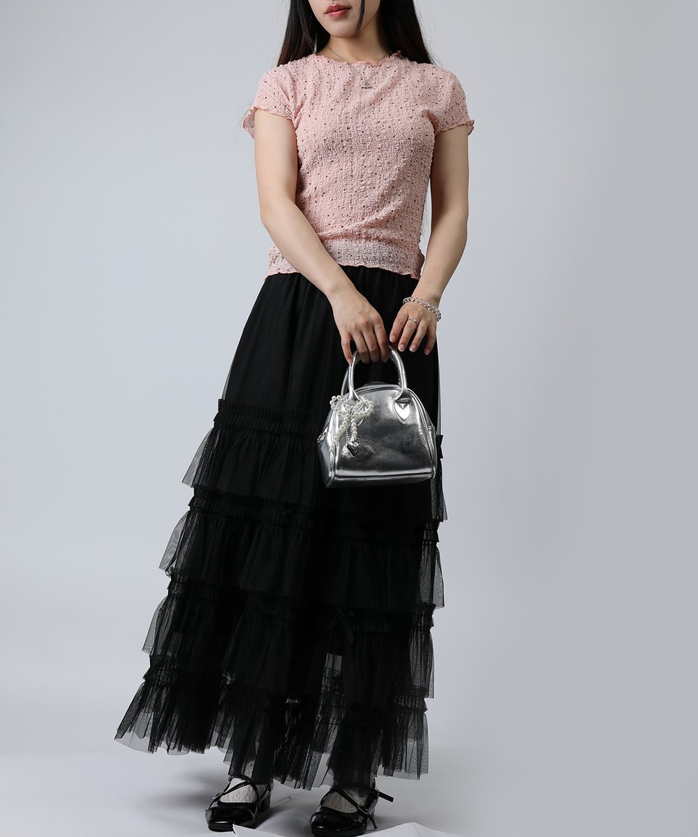 hooktokyo's tweet photo. ふわっとした立体感のあるバブルシフォン素材が魅力の総柄クロップドトップス。
星柄・ドット・レオパード・チェックなど、トレンド感たっぷりのデザインを豊富にラインナップ。
伸縮性のある軽やかな素材で、コンパクトながら快適な着心地を実現。
フリルスカートやデニムと合わせるだけで、Y2Kムード漂うガーリーコーデが完成します。
1枚ではもちろん、インナー使いにもおすすめ。
#ZOZOTOWN にて販売中

PRICE：¥2,790（税抜）
品番：shi2033a

A cropped top featuring soft bubble chiffon fabric with a textured finish and playful all-over prints.
Available in a variety of trendy patterns including stars, dots, leopard, and check designs.
Made from lightweight stretch fabric for a comfortable yet flattering fit.
Simply pair it with a frill skirt or denim to create a cute Y2K-inspired look.
Perfect to wear on its own or layered as an inner piece.
Now available on ZOZOTOWN.

#HOOK #HOOKTOKYO #HOOKforgirls #PARTOFRUBY #クロップドトップス #シアートップス #総柄トップス #Y2Kファッション #韓国ファッション #フェアリーグランジ #バレエコア #フレンチガーリー #夏トップス #半袖トップス #レディースファッション #トレンドコーデ #着回しコーデ #ショート丈トップス #y2kstyle #koreanfashion #fairygrunge #balletcore #girlystyle #croptop #patternedtop #summerfashion #streetstyle #ootd
