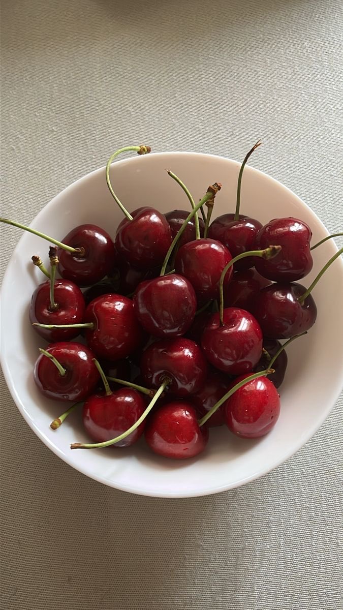 AscendenciaX's tweet photo. ALIMENTOS QUE TE AYUDARÁN A MEJORAR TU SUEÑO ESTA NOCHE

( Los mejores clasificados )

1. Cerezas https://t.co/oiIMd2XnCt