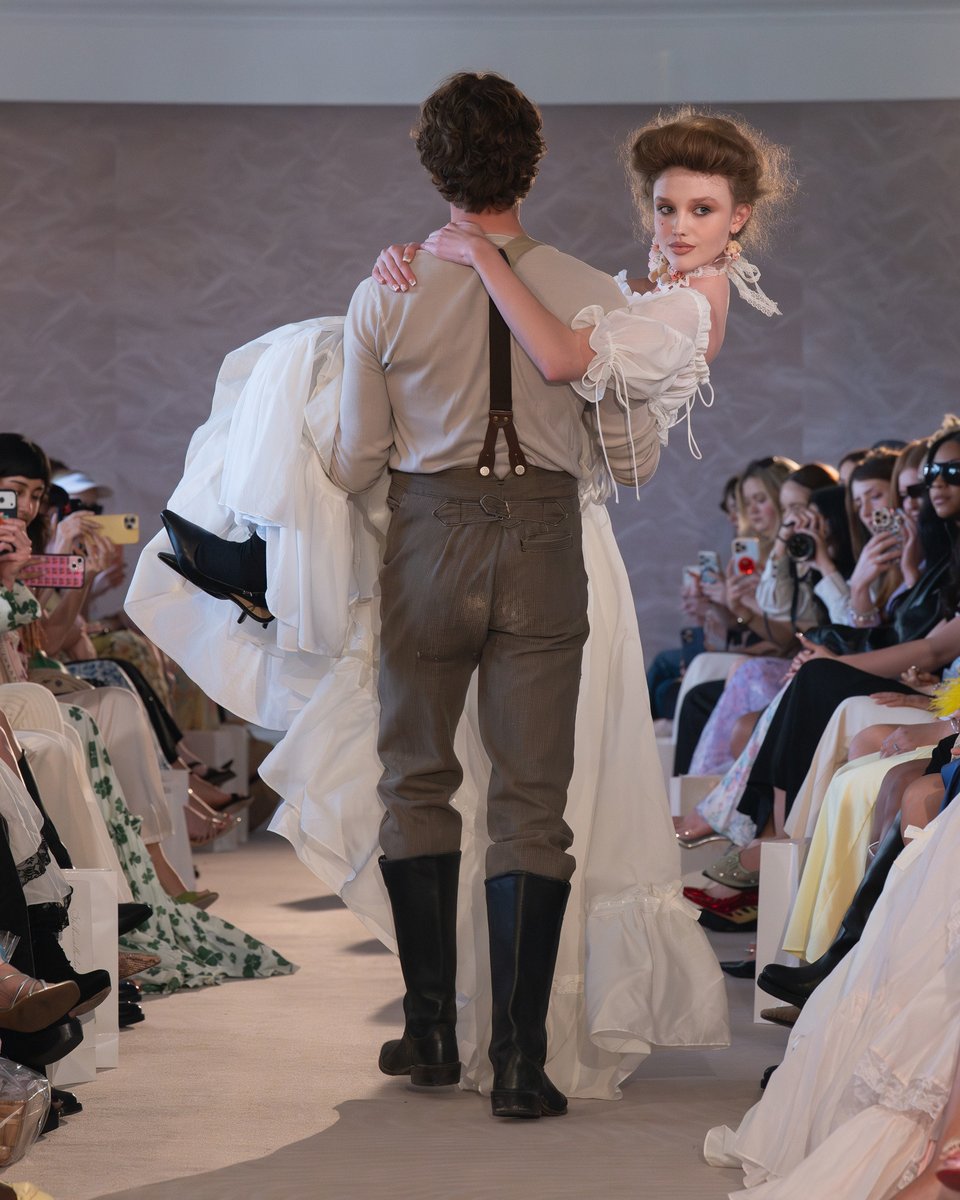GenyaTheHag's tweet photo. loving the selkie ss26 collection https://t.co/g78wqoOeUH