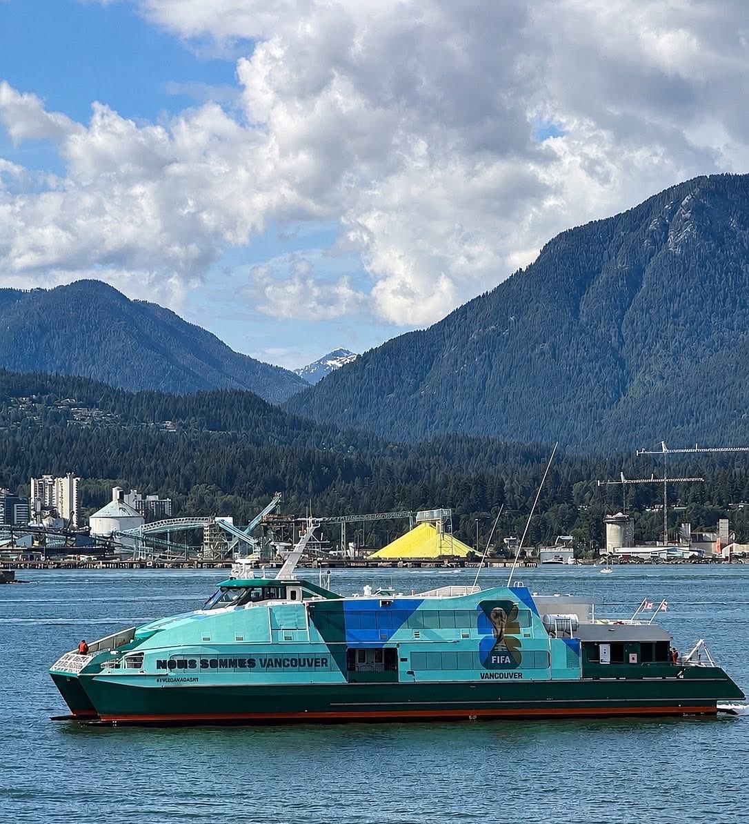 EucileneComment's tweet photo. Imagine experiencing the World Cup in a place like this… 
Vancouver is stealing the show. 🇨🇦🔥⚽
#Vancouver #WorldCup #FIFA https://t.co/S1V5dmRAR7