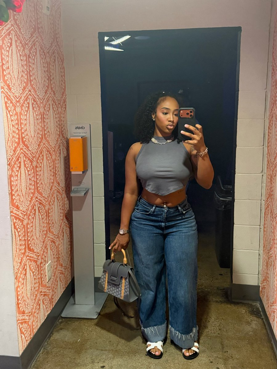Kennedyylewis_'s tweet photo. He love him some me, I love me some me too. https://t.co/7i6l2A8eQQ