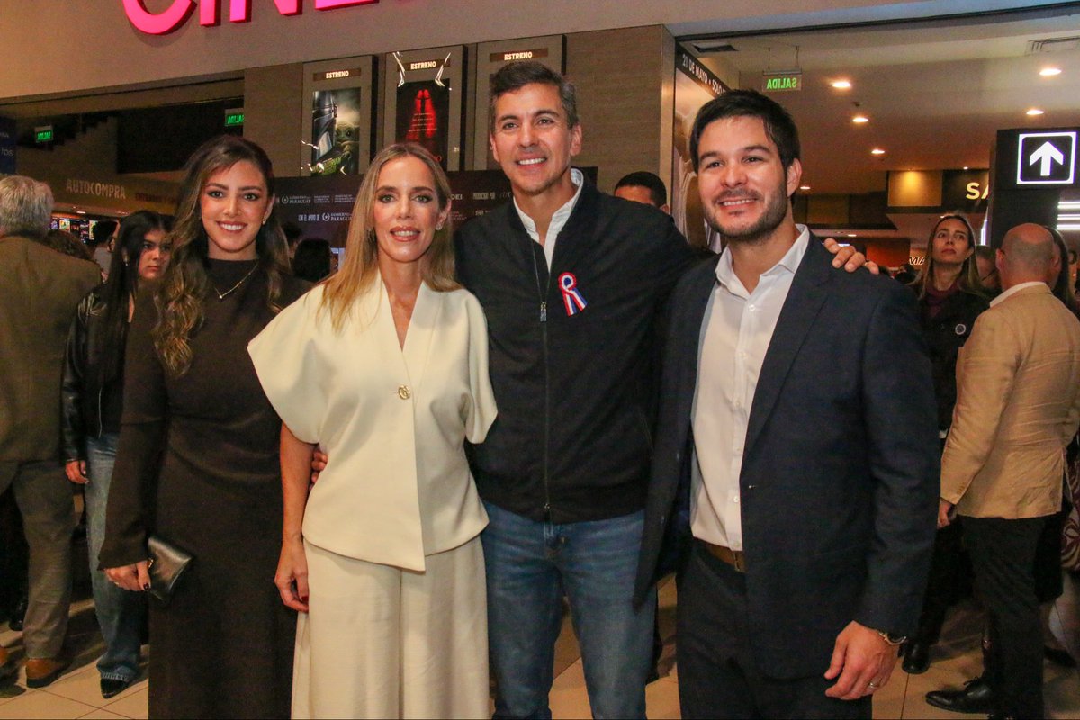 WalterGCpy's tweet photo. Orgulloso de formar parte de un Gobierno que, junto al Presidente Santiago Peña y la Primera Dama Leticia Ocampos, impulsa acciones concretas para proteger a nuestros niños, niñas y adolescentes.
"El precio del pasaje" no es solo una película; es un mensaje país que busca generar conciencia, abrir los ojos y recordarnos que entre todos podemos construir una sociedad mejor.
#ElPrecioDelPasaje