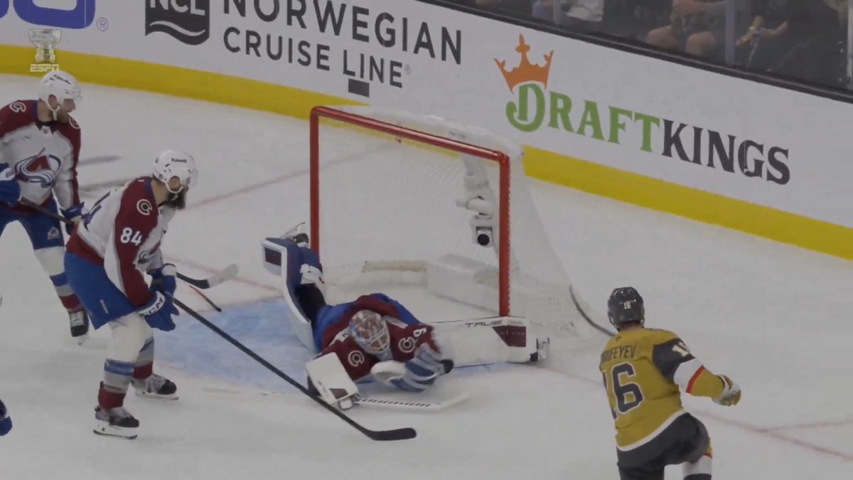MACKENZIE BLACKWOOD IS KEEPING THE AVS (-110) IN THIS 🔥
