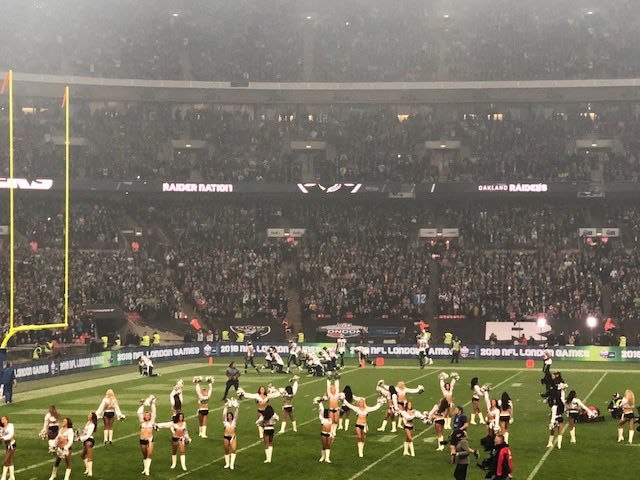 R8Rapture's tweet photo. @ComatoseSosa That stadium was awesome and the parking lot epic. https://t.co/G5YmMWwY6t