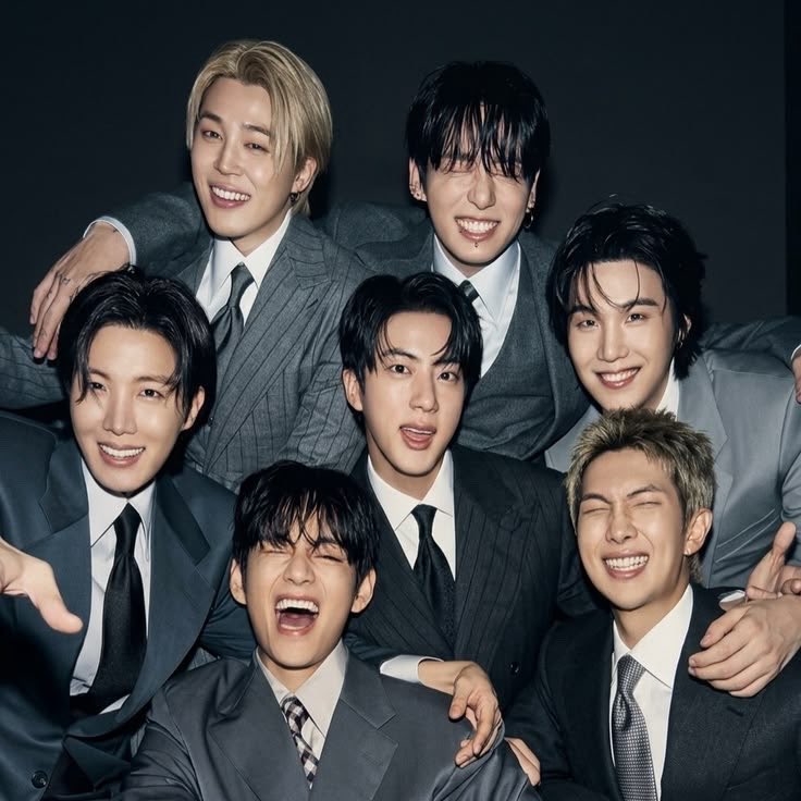 livtanhq's tweet photo. hello!

we are livtan headquarters, and we provide daily content and updates on @oliviarodrigo and @BTS_twt !

follow us for more! 

borahae! 💜 https://t.co/kKJHBltHdS