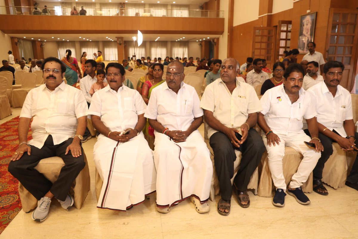 dmkathiranand's tweet photo. இன்று(27.05.2026) வேலூர் மாவட்டம், காட்பாடி ஊராட்சி ஒன்றியக் குழு தலைவர் திரு.வேல்முருகன்- திருமதி.மலர்க்கொடி அவர்களின் மகன் திருமண விழாவில் பங்கேற்று மணமக்களை வாழ்த்தி மகிழ்ந்தேன்.

@mkstalin | @katpadidmk | @Udhaystalin | @DMKITwing | @dmknorthvellore | @arivalayam https://t.co/X8GsrcCArJ