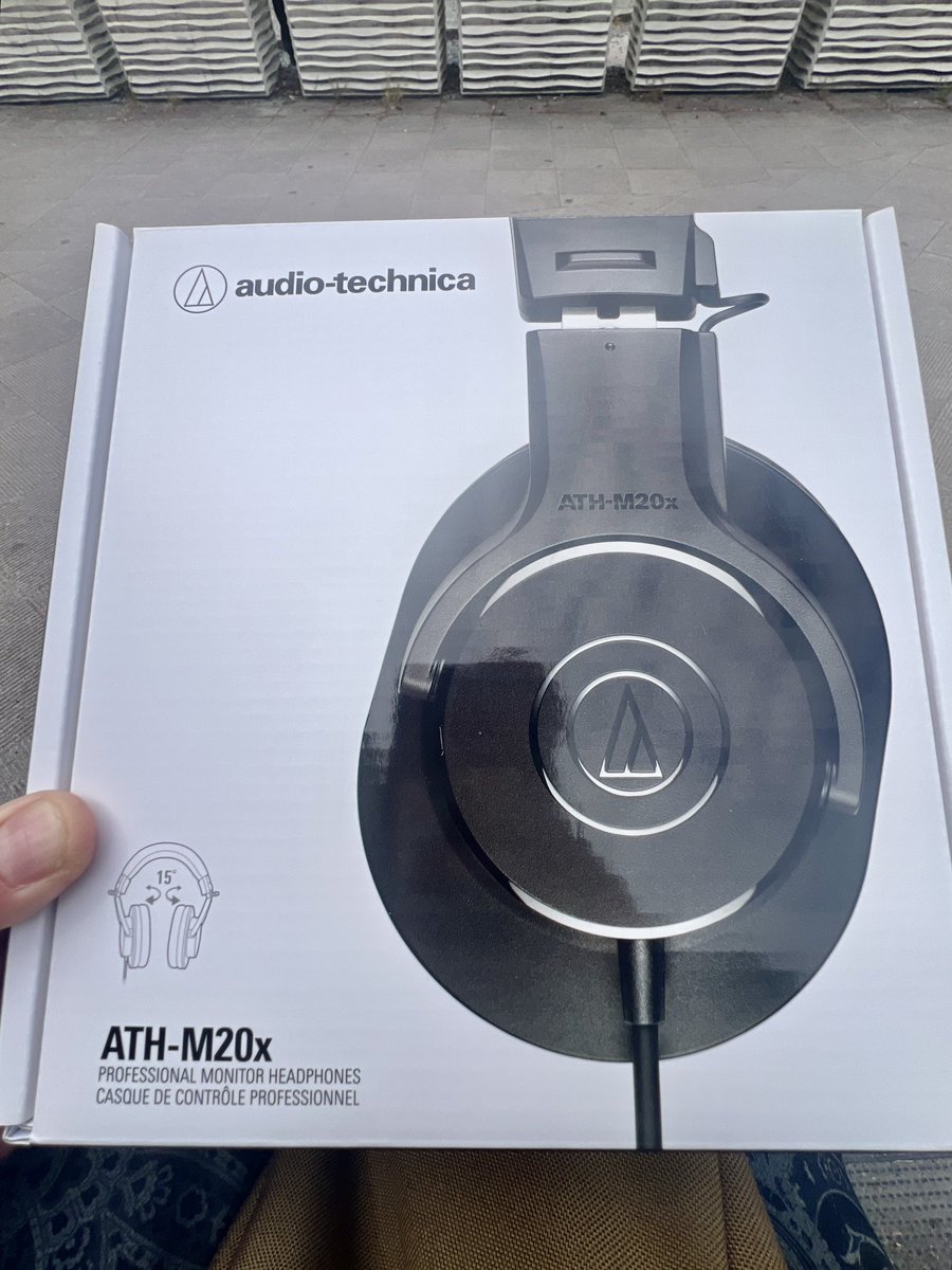 DJ用のヘッドホン買った。オーテクなかなか良いです。#ATHM20x