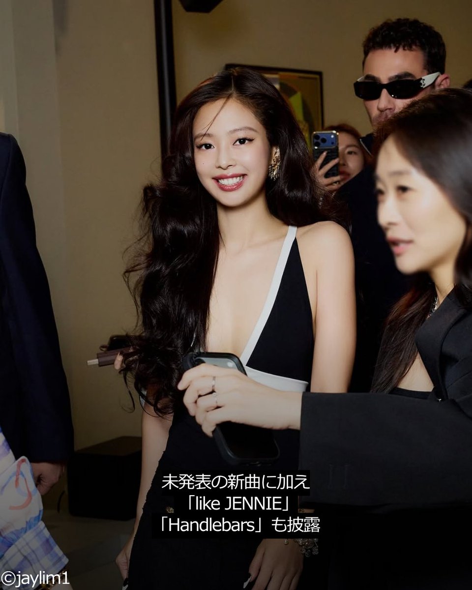 kasting_jp's tweet photo. JENNIEがシャネルイベントに登場🔥

大胆なブラック×ホワイトルックに加えて
アフターパーティーでは新曲まで披露🎤👀

TIME100にも選出されてグローバルな存在感がさらに話題に✨ https://t.co/jPYPNdB2bD