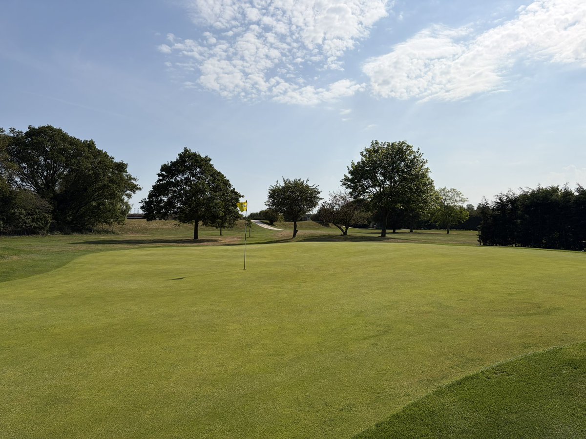 HandDGolfClub's tweet photo. It’s a beautiful day again for #Golf in #Tendring and #Essex 

#Vets vs @ClactonGolfClub today. Play well, teams!

01255 503616 or website for info. https://t.co/o0HzCJCJ45