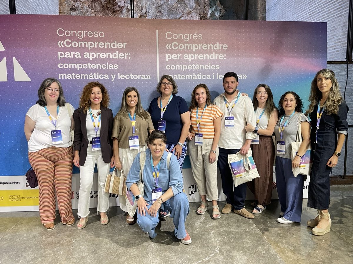 IESCJardin's tweet photo. Nuestra compañera M Ángeles Pérez se encuentra en Tarragona formando parte de la delegación extremeña que participa en el Congreso asociado a los programas EducaLectura y EducaMates, programas que fomentan las competencias lectora y matemática. #educamate #educalectura https://t.co/ifFNcKrMuh